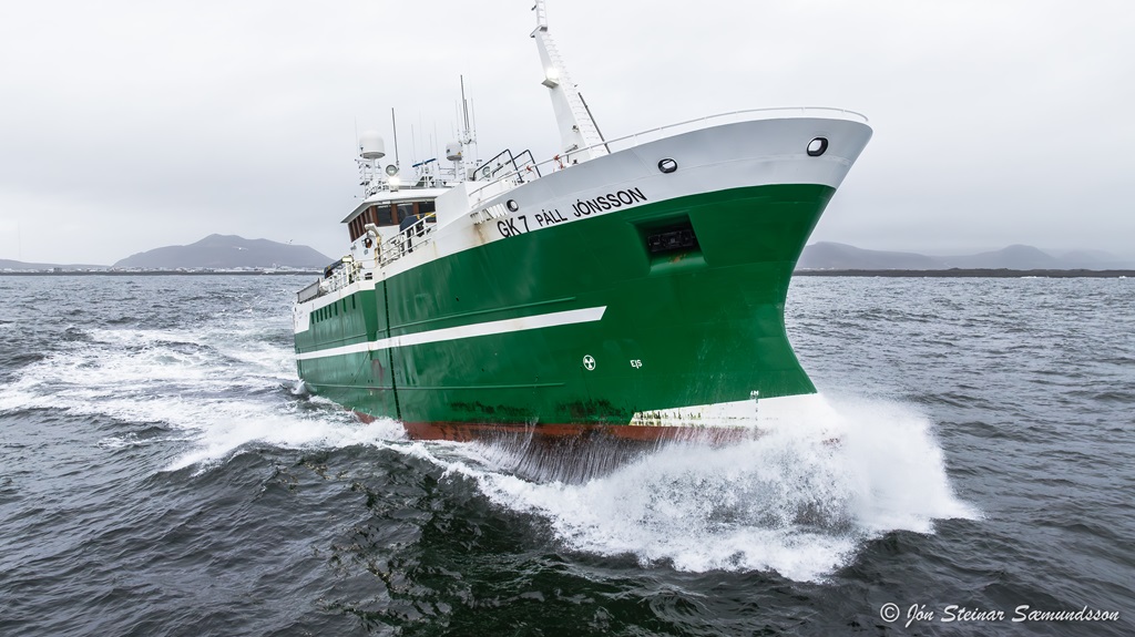 Veitt í keiluhólfum og dúndurveiði á línuna fyrir austan