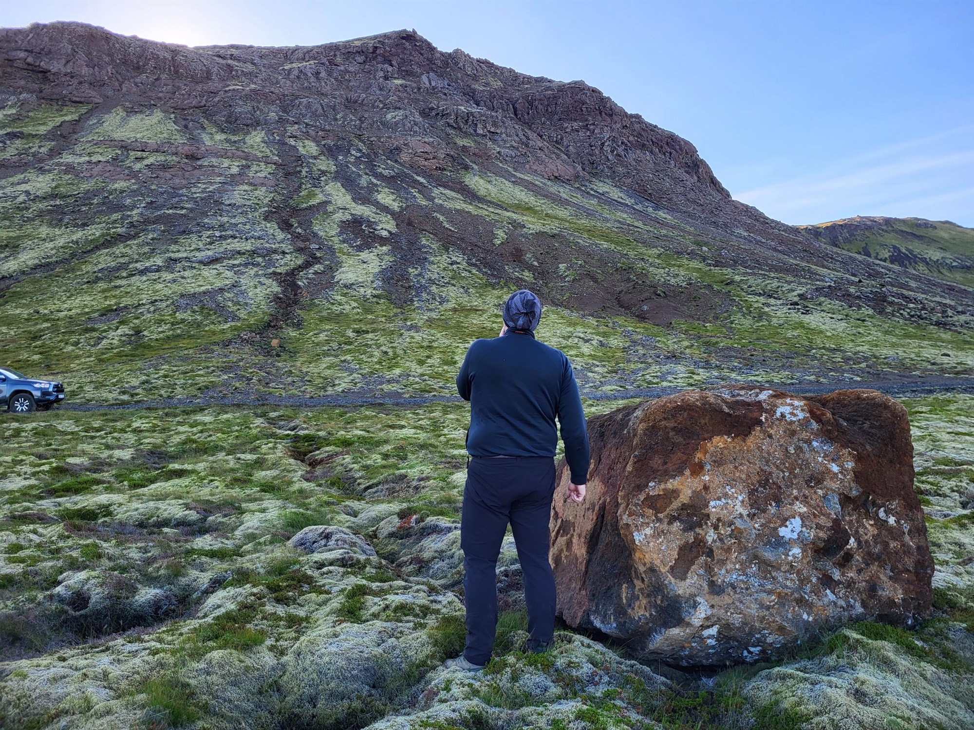 Jörð skelfur við Grindavík og varað við grjóthruni