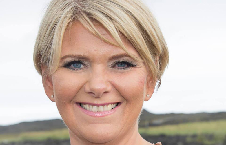 Segir niðurstöðuna áfall fyrir stjórnmálin