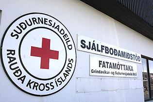 Fatagámurinn í Grindavík færður