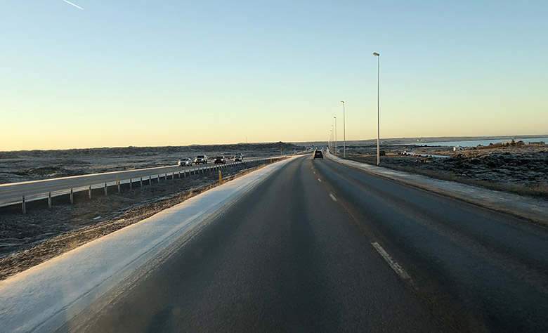 Rússnesk rúlletta á Reykjanesbrautinni
