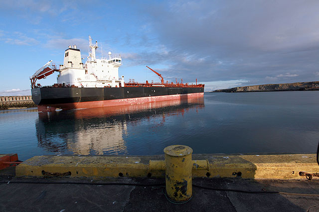 Reykjanesbær í ábyrgð á láni hafnarinnar