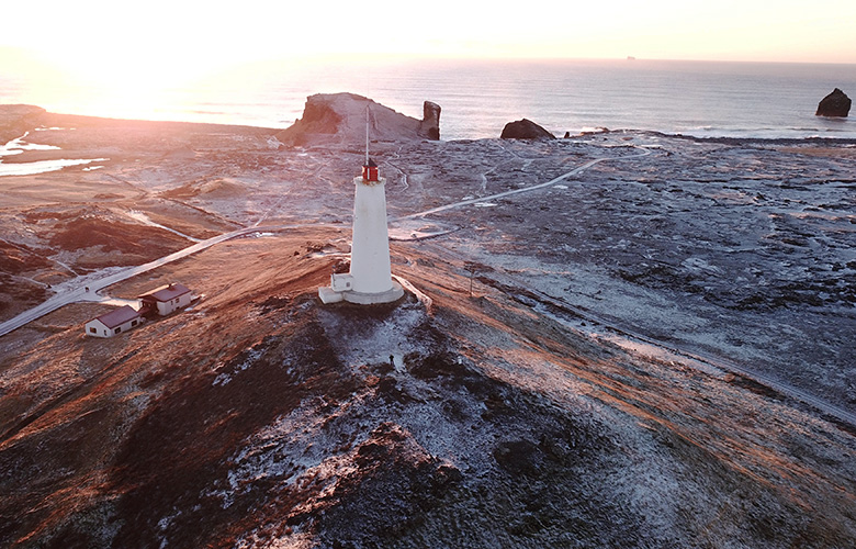 Skelfur við Reykjanestá