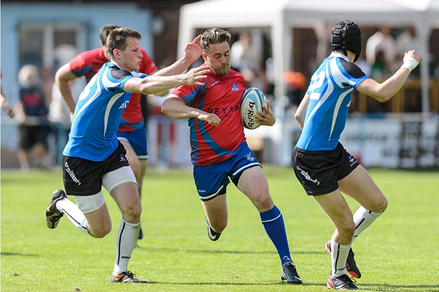 Franskir sjóliðar leika rugby í Vogum
