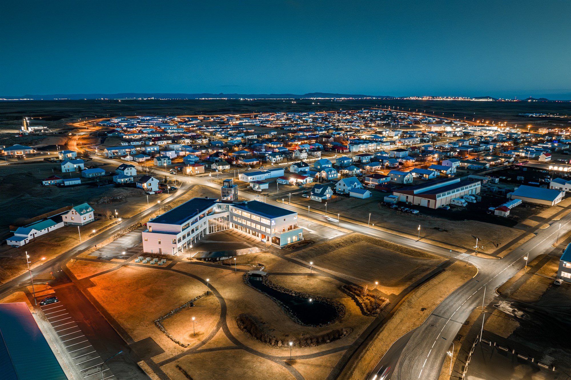 Loka fyrir heitt vatn í Sandgerði í fjórar klukkustundir