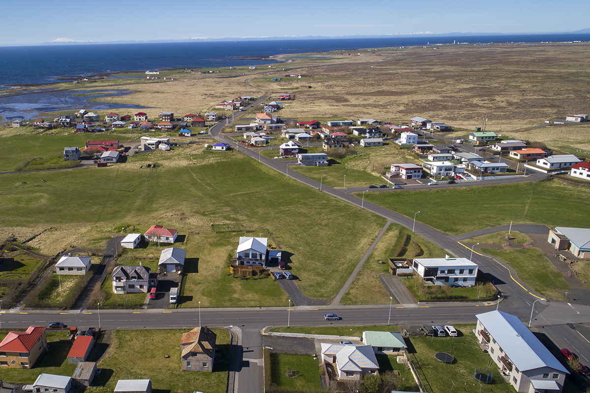 Leggja til stofnframlag og að Suðurnesjabær fái tvær íbúðir