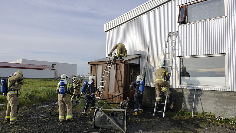 Eldsvoði í Sandgerði