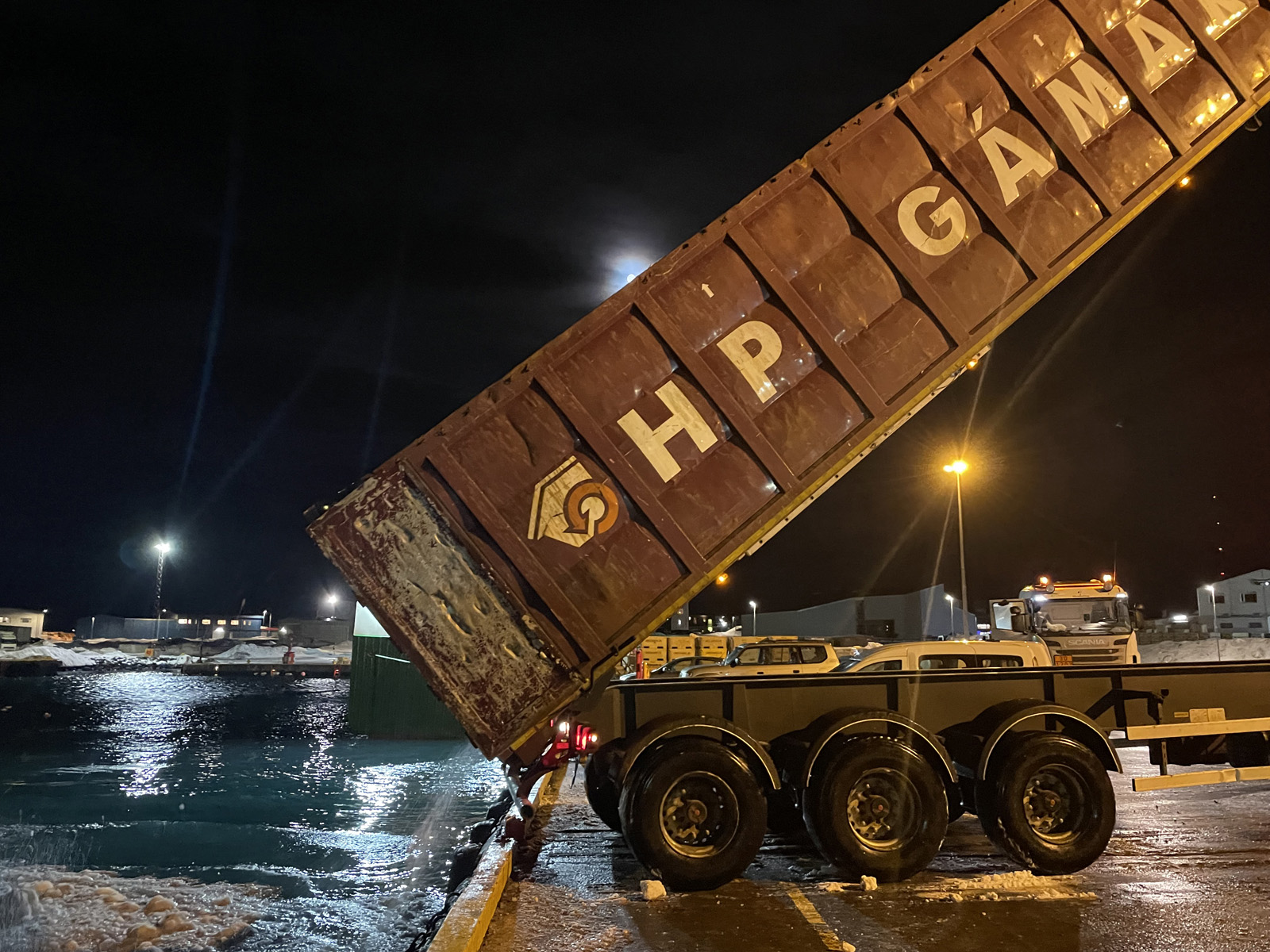 Mismunandi förgun á snjó í Grindavík og Reykjanesbæ