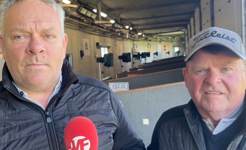 Þjálfari Loga Sig og kylfusveinninn sem í leiðinni er faðirinn, að sjálfsögðu með Loga