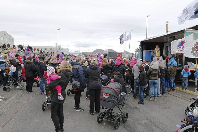 Útsýnispallur og svið við Grindavíkurhöfn
