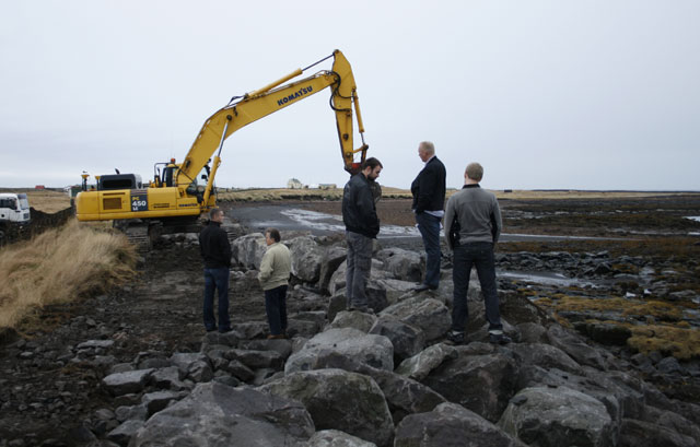 Unnið að sjóvörnum í Sandgerði