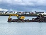 Nýr brimvarnagarður rís úr sæ í Njarðvík