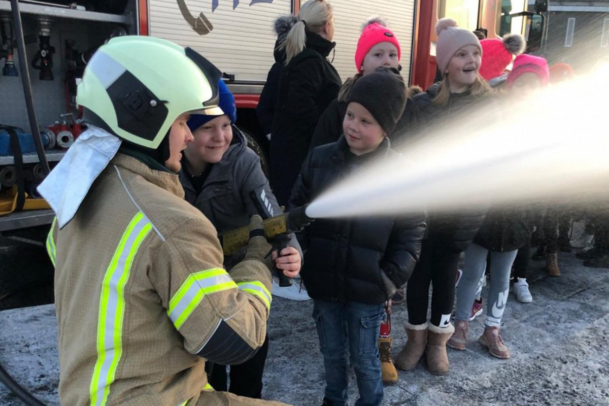 Slökkviliðið heimsótti 3. bekk Njarðvíkurskóla