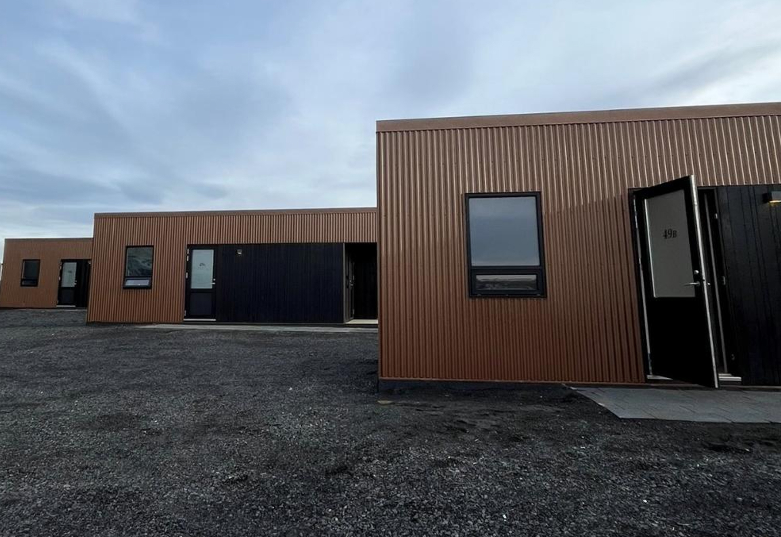 Fyrsti áfanginn kostaði 25 milljónum meira en áætlað
