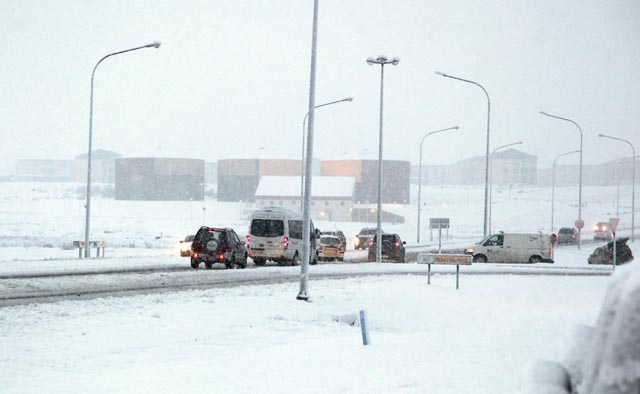 13 ljósastaurar við Reykjanesbraut hafa fallið