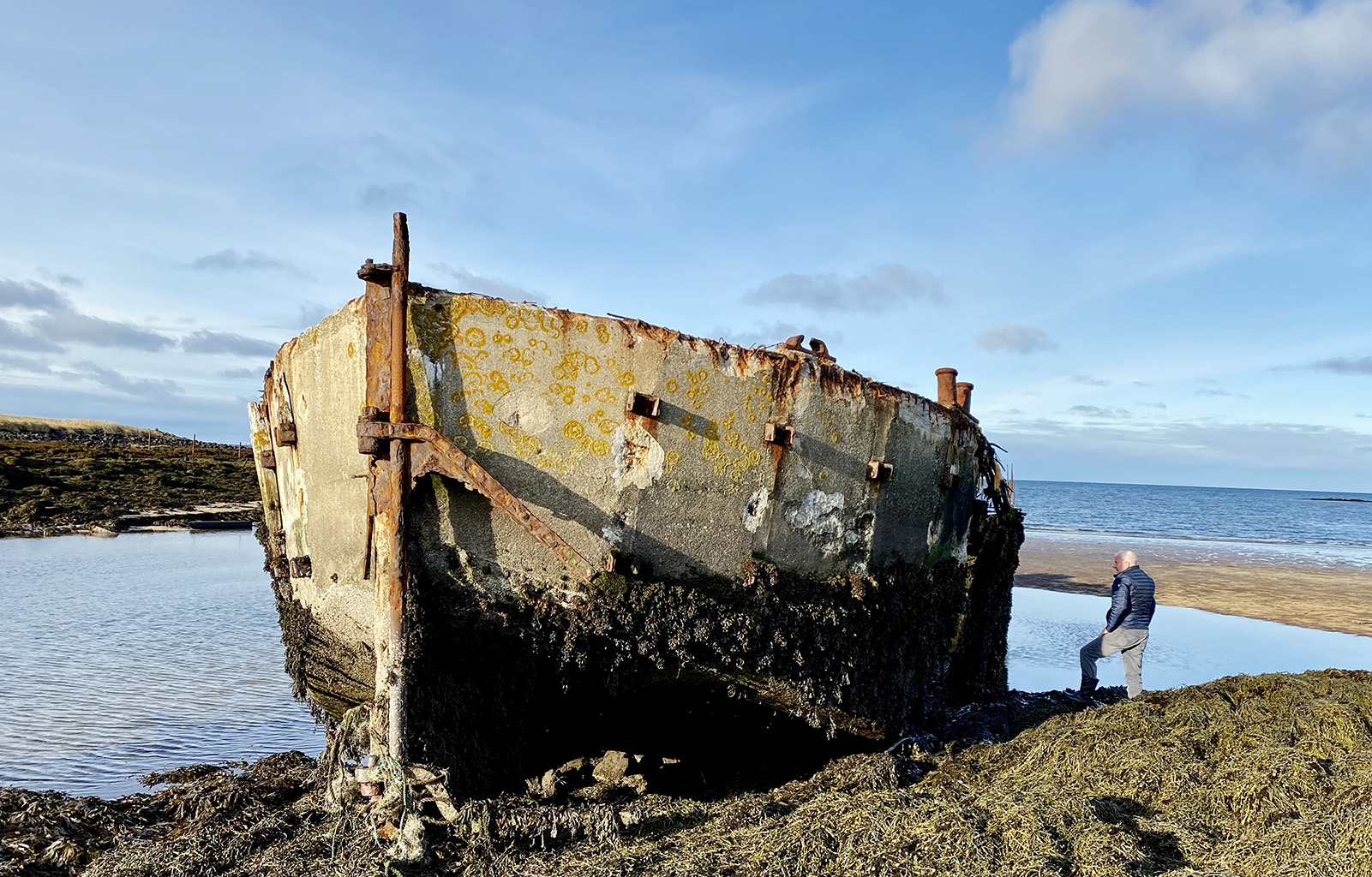 Steinnökkvi sem strandaði í Vogavík fyrir 70 árum