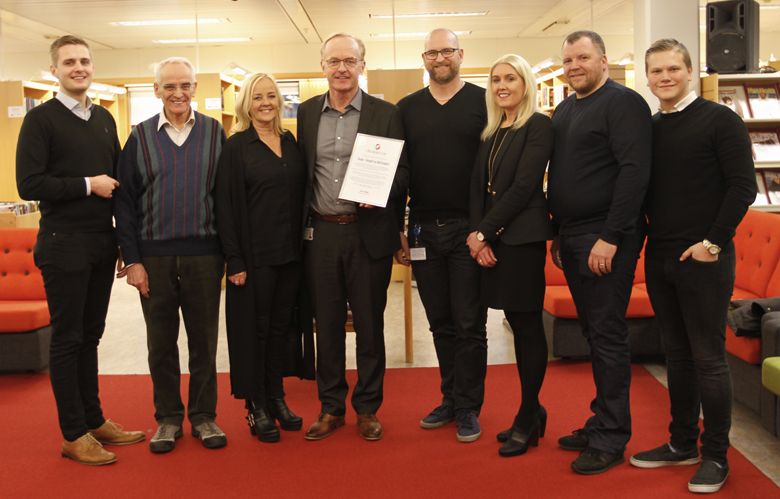 Viðurkenning Stopp-hópsins varðveitt í ráðhúsinu