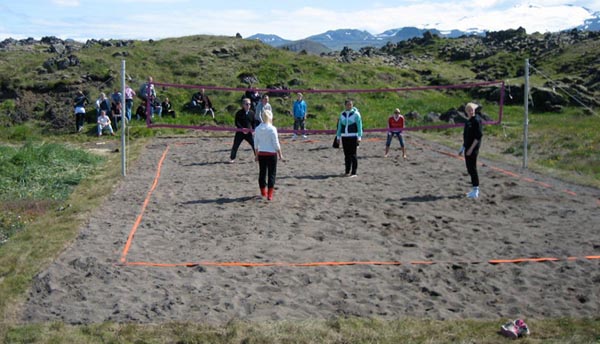 Strandblakvöllur vígður í Grindavík