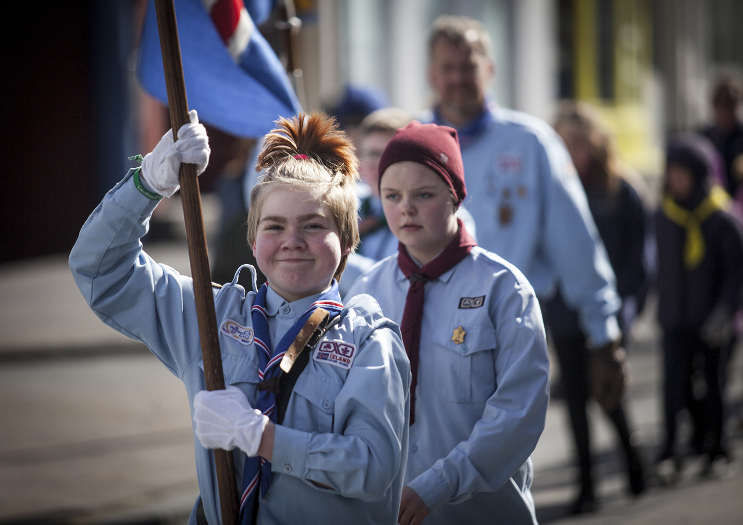 Skátar í skrúðgöngu í sumarbyrjun