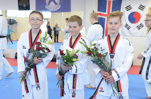 Þrír fengu svart belti