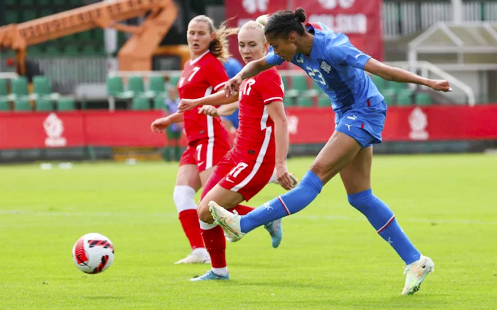 Sveindís Jane kom Íslandi yfir gegn Póllandi