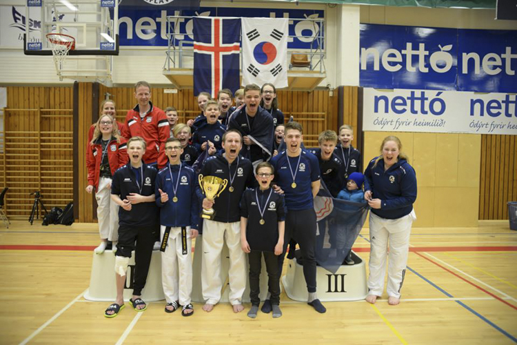 Keflvíkingar enn og aftur Íslandsmeistarar