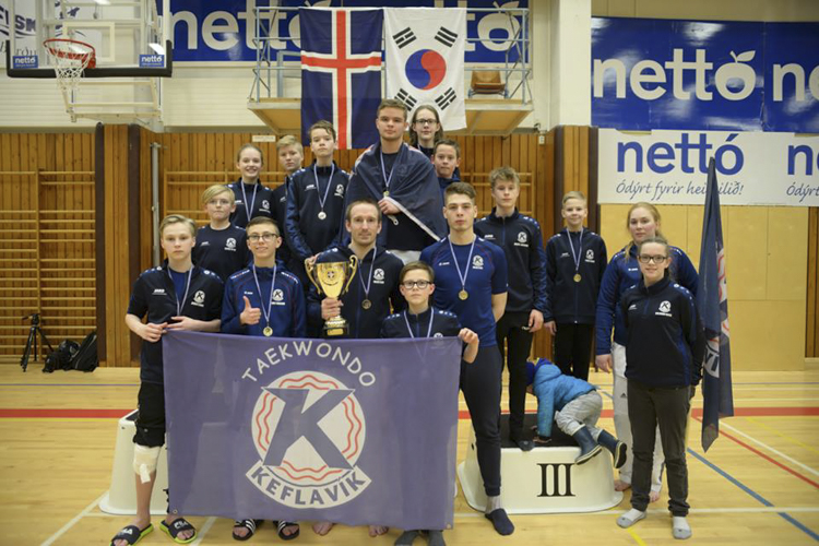 Keflvíkingar enn og aftur Íslandsmeistarar