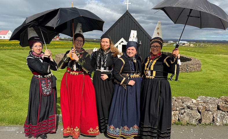 Þjóðbúningamessa á Vatnsleysuströnd