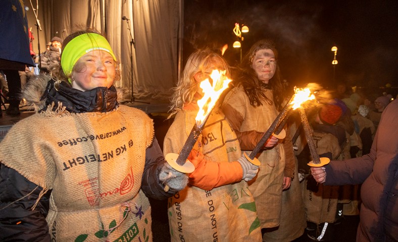 Fjölmenn þrettándagleði í Reykjanesbæ