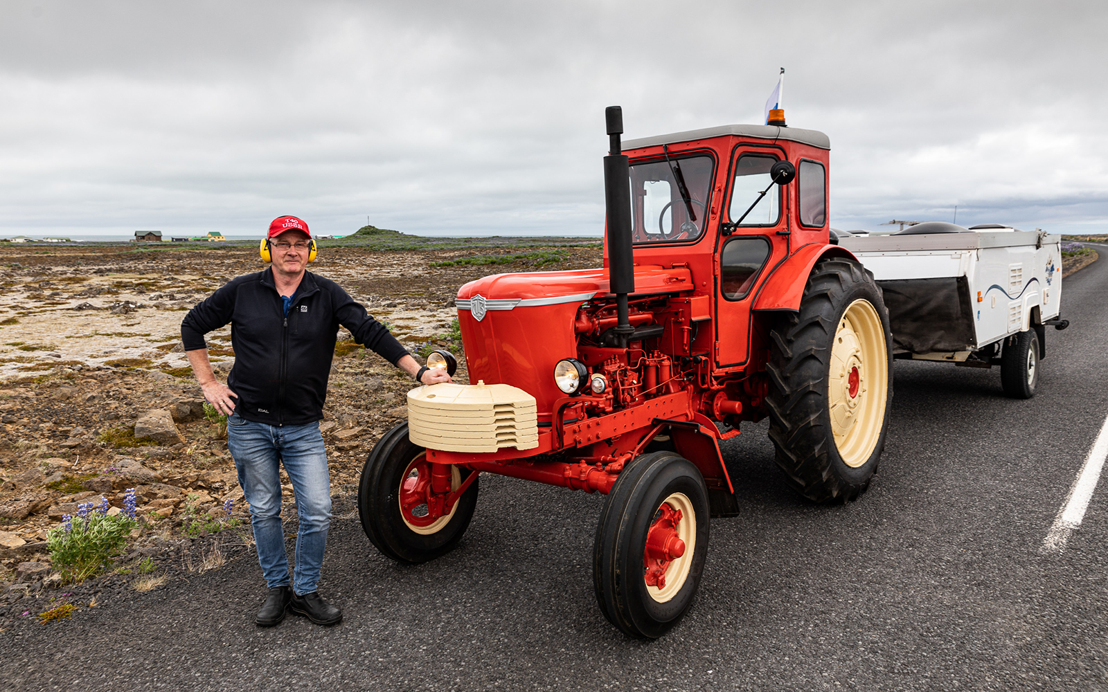 Hringferð á sovéskum traktor