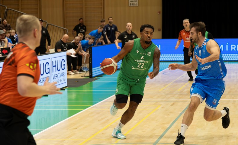 Grindavík á toppnum - loks sigur hjá UMFN