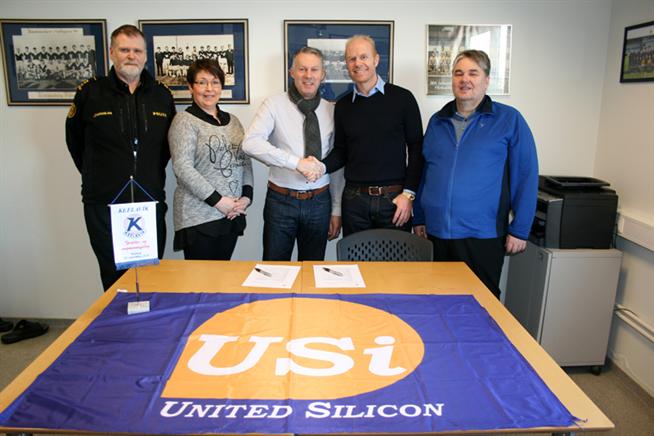 Helguvíkurkísilverið United Silicon styrkir Keflavíkurknattspyrnu