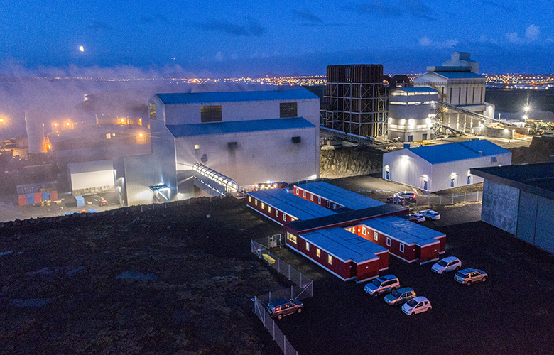 Eldar loguðu á þremur hæðum í kísilverinu - myndskeið