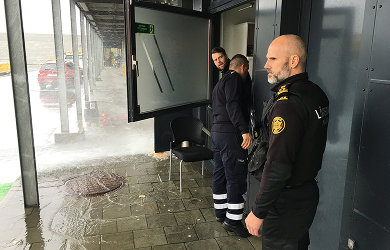 Talsvert tjón í vatnsflóði á Fitjum