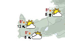 Hvassviðri og skýjað með köflum í dag