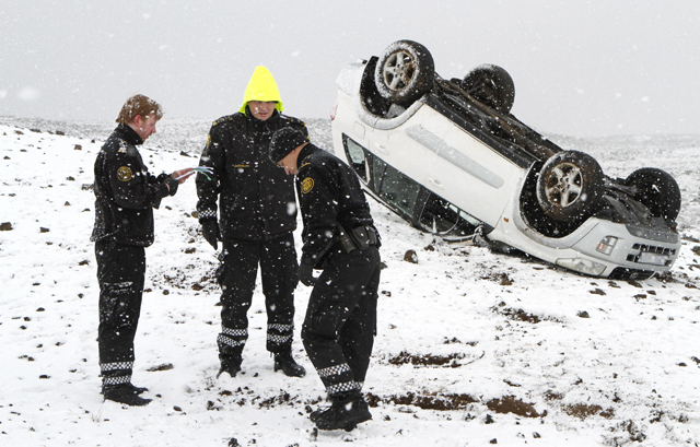 Bílvelta á Reykjanesbraut