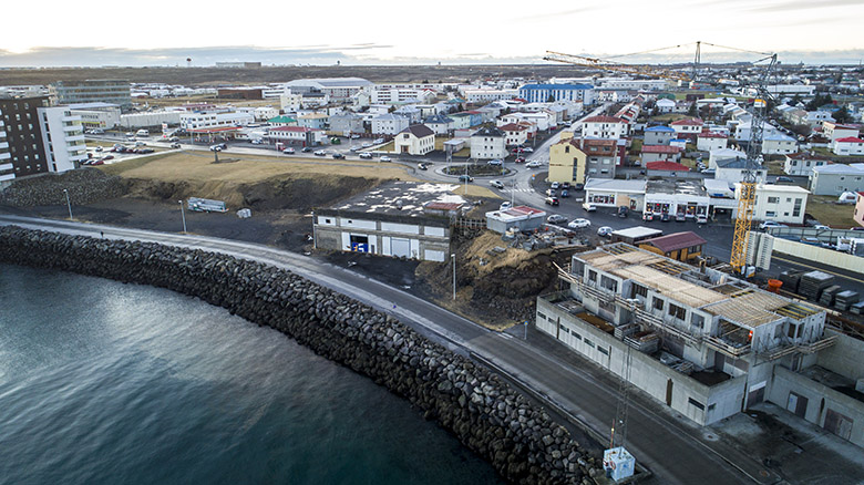 Um 300 íbúðir í tíu fjölbýlishúsum við ströndina og Keflavíkurhöfn