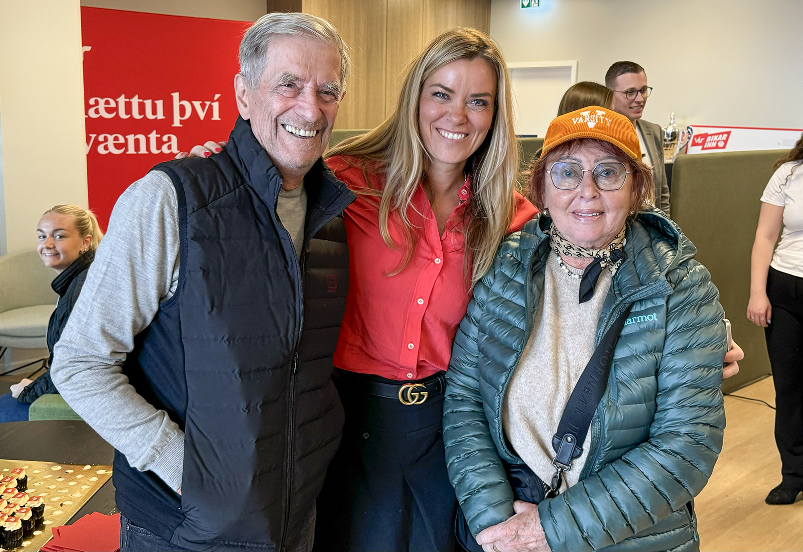 Opnun VÍS á Suðurnesjum fagnað