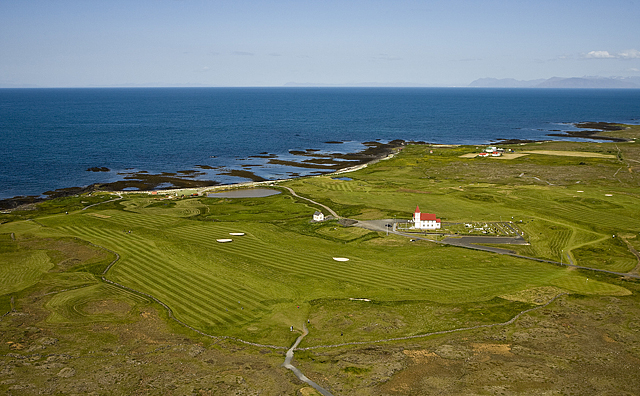 Stækka golfvöllinn úr níu holum í átján