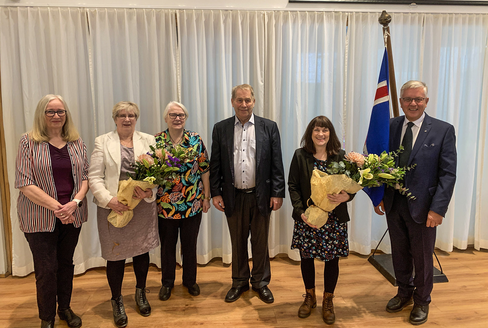 Eygló Jónsdóttir og Kirkjukór Kálfatjarnarkirkju hlutu menningarverðlaun Voga